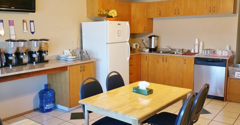 Alpine Motel Kamloops Dış mekan fotoğraf