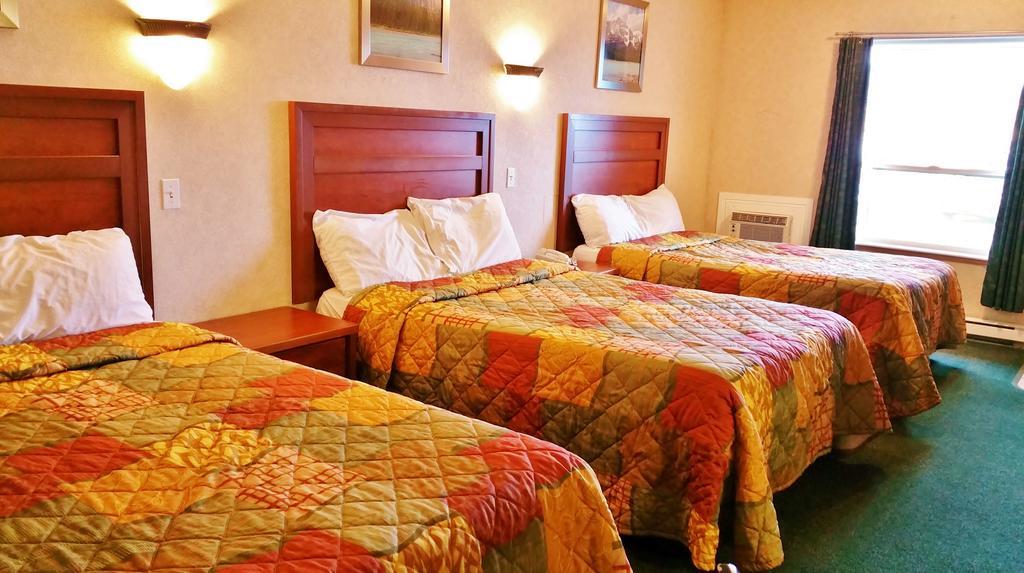 Alpine Motel Kamloops Dış mekan fotoğraf