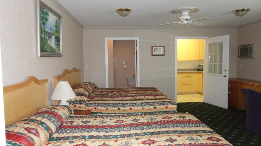 Alpine Motel Kamloops Dış mekan fotoğraf
