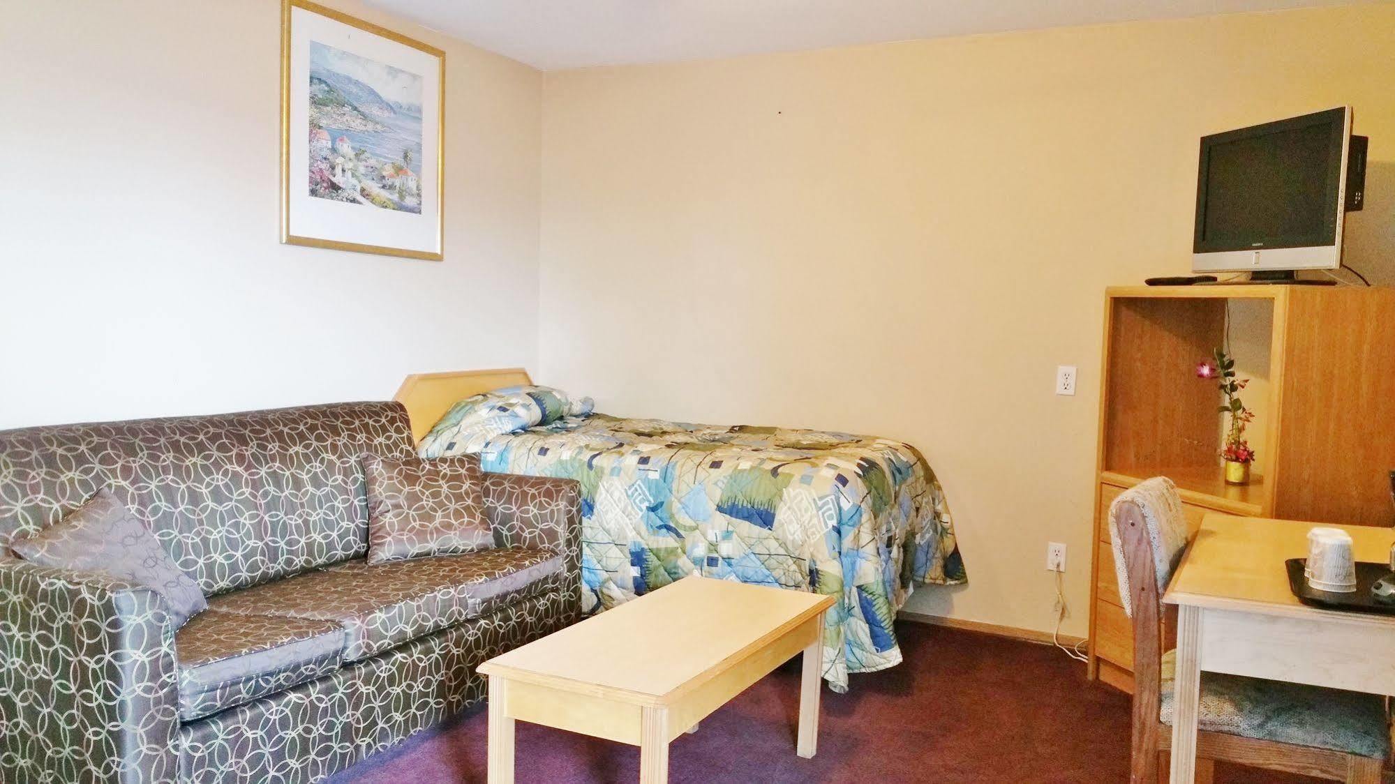Alpine Motel Kamloops Dış mekan fotoğraf